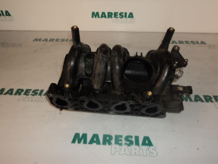 Gebrauchte Ansaugbrugge Renault Clio II (BB/CB) 1.4 Preis € 40,00 Margenregelung angeboten von Maresia Parts