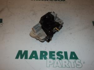 Gebrauchte Türschlossmechanik 4-türig rechts vorne Citroen Xsara Picasso (CH) 1.8 16V Preis € 25,00 Margenregelung angeboten von Maresia Parts