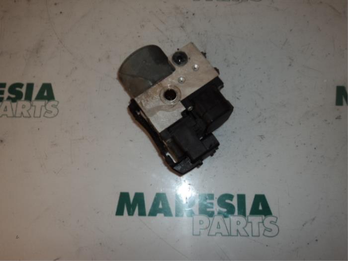 Used ABS pump Citroen Xsara Picasso (CH) 1.8 16V Price € 105,00 Margin scheme offered by Maresia Parts