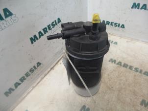 Used Fuel filter housing Renault Megane II Grandtour (KM) 1.9 dCi 120 Price € 35,00 Margin scheme offered by Maresia Parts