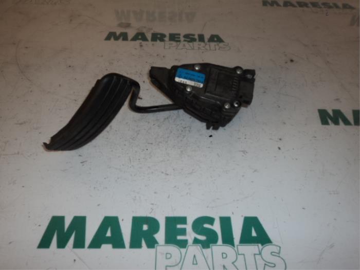 Gebrauchte Gaspedalposition Sensor Renault Espace (JK) 2.2 dCi 16V Preis € 29,99 Margenregelung angeboten von Maresia Parts