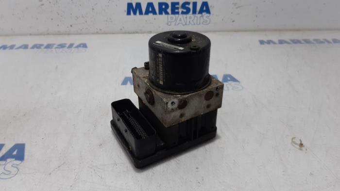 Usagé Bloc ABS Renault Espace (JK) 2.2 dCi 16V Prix € 131,25 Règlement à la marge proposé par Maresia Parts