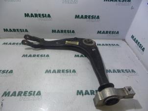 Used Front lower wishbone, left Peugeot 407 SW (6E) 1.6 HDiF 16V Price € 40,00 Margin scheme offered by Maresia Parts