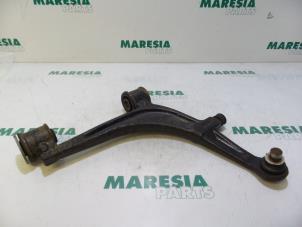 Used Front lower wishbone, right Renault Master III (FD/HD) 2.2 dCi 16V Price € 50,00 Margin scheme offered by Maresia Parts