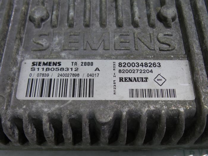 Ordenador de caja automática de un Renault Scénic II (JM) 2.0 16V 2004
