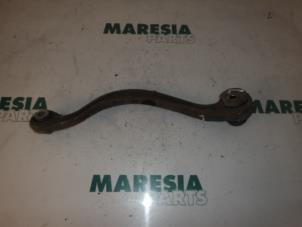 Used Rear wishbone, left Peugeot 407 SW (6E) 2.0 HDiF 16V Price € 25,00 Margin scheme offered by Maresia Parts
