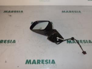 Used Wing mirror, left Peugeot 407 SW (6E) 2.0 HDiF 16V Price € 65,00 Margin scheme offered by Maresia Parts