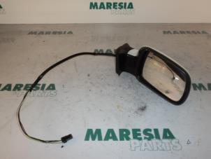Used Wing mirror, right Peugeot 307 Break (3E) 1.6 HDi 90 16V Price € 50,00 Margin scheme offered by Maresia Parts