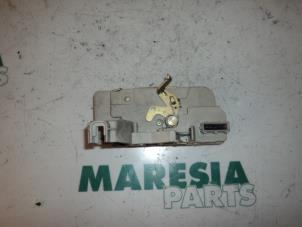 Used Rear door mechanism 4-door, right Peugeot 307 Break (3E) 1.6 HDi 90 16V Price € 35,00 Margin scheme offered by Maresia Parts