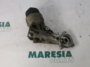 Używane Uchwyt filtra oleju Peugeot 206 (2A/C/H/J/S) 1.1 XN,XR Cena € 35,00 Procedura marży oferowane przez Maresia Parts