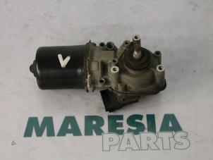 Used Front wiper motor Renault Laguna II Grandtour (KG) 1.6 16V Price € 35,00 Margin scheme offered by Maresia Parts