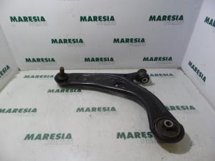 Usagé Bras de suspension bas avant gauche Lancia Ypsilon (312) 0.9 TwinAir 85 Prix € 75,00 Règlement à la marge proposé par Maresia Parts