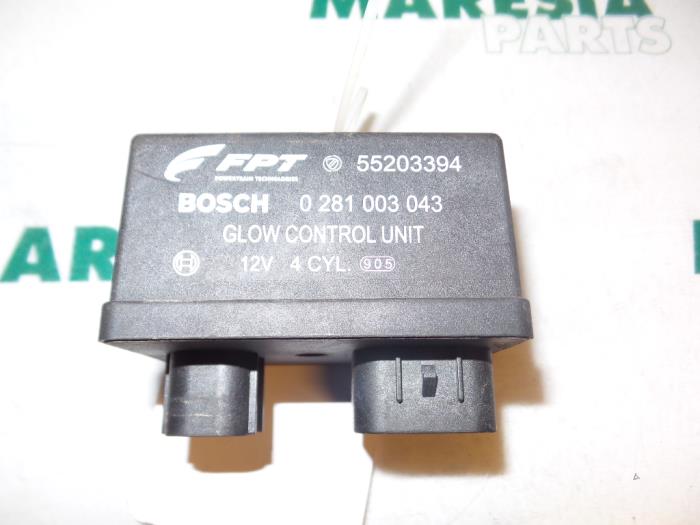 Glow plug relay Fiat Bravo 1.6 JTD Multijet 105 0281003043