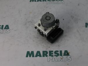 Używane Pompa ABS Lancia Ypsilon (312) 0.9 TwinAir 85 Cena € 210,00 Procedura marży oferowane przez Maresia Parts