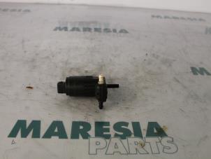 Używane Pompa spryskiwacza przód Lancia Ypsilon (312) 0.9 TwinAir 85 Cena € 15,00 Procedura marży oferowane przez Maresia Parts