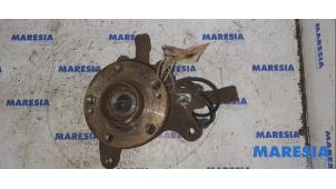 Used Knuckle, front right Renault Scénic I (JA) 2.0 16V RX4 Price € 75,00 Margin scheme offered by Maresia Parts