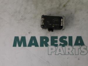 Używane Czujnik deszczu Peugeot Partner Combispace 1.6 HDI 90 16V Cena € 60,00 Procedura marży oferowane przez Maresia Parts