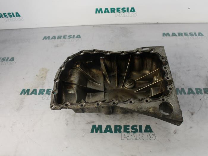 Gebrauchte Ölwanne Renault Grand Scénic II (JM) 2.0 16V Preis € 30,00 Margenregelung angeboten von Maresia Parts