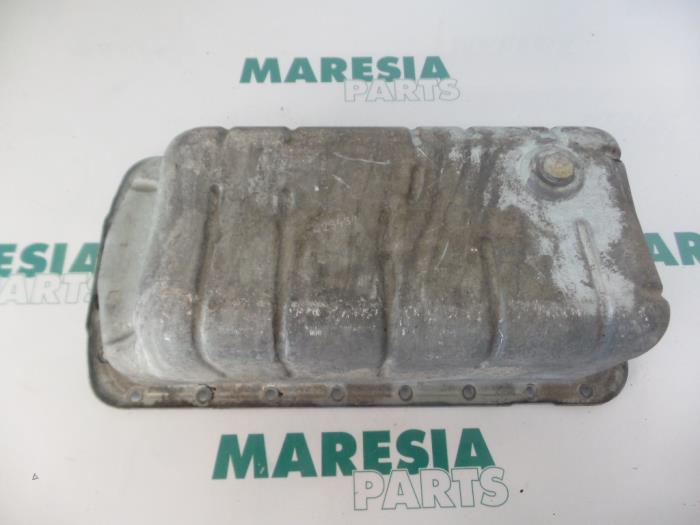 Usagé Couvercle carter Peugeot 206 SW (2E/K) 2.0 HDi Prix € 25,00 Règlement à la marge proposé par Maresia Parts