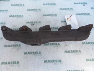 Used Exhaust manifold Peugeot 107 1.4 HDI Price € 50,00 Margin scheme offered by Maresia Parts