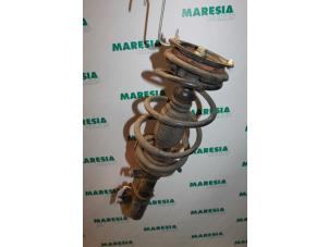 Used Front shock absorber rod, left Renault Laguna II Grandtour (KG) 2.2 dCi 150 16V Price € 40,00 Margin scheme offered by Maresia Parts
