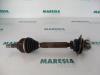 Drivaxel, vänster fram från en Renault Laguna II Grandtour (KG), 2000 / 2007 2.2 dCi 150 16V, Kombi, 4 dörrar, Diesel, 2.188cc, 110kW (150pk), FWD, G9T702; G9T703, 2001-10 / 2006-08, KG0F 2002
