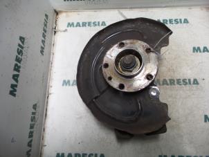 Used Knuckle, rear left Alfa Romeo GTV (916) 2.0 16V Twin Spark Price € 50,00 Margin scheme offered by Maresia Parts