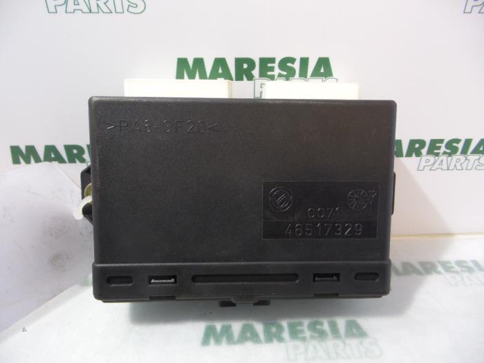 Usagé Ordinateur divers Alfa Romeo GTV (916) 2.0 16V Twin Spark Prix € 50,00 Règlement à la marge proposé par Maresia Parts