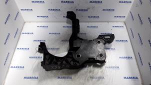 Używane Rama zderzaka przód Renault Megane II (BM/CM) 1.6 16V Cena € 20,00 Procedura marży oferowane przez Maresia Parts