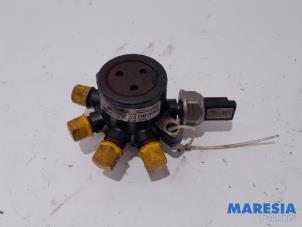 Used Fuel injector nozzle Renault Kangoo Express (FC) 1.5 dCi 65 Price € 50,00 Margin scheme offered by Maresia Parts