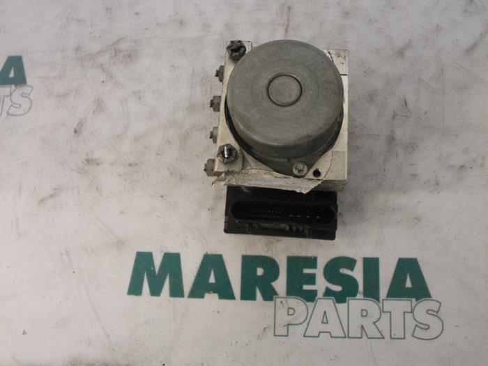 Begagnade ABS-pump Renault Kangoo Express (FW) 1.5 dCi 70 Pris € 89,95 Marginaltabell erbjuds av Maresia Parts