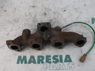 Used Exhaust manifold Renault Megane III Grandtour (KZ) 1.5 dCi 90 Price € 75,00 Margin scheme offered by Maresia Parts