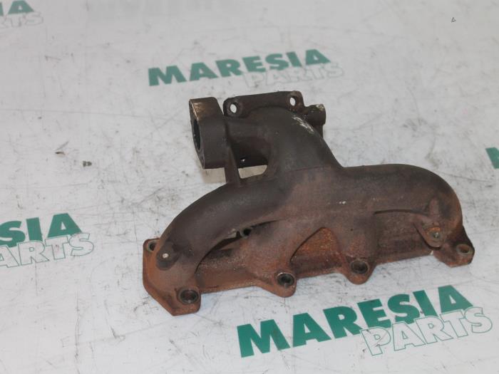 Używane Kolektor wydechowy Fiat Punto II (188) 1.9 JTD 85 Cena € 60,00 Procedura marży oferowane przez Maresia Parts