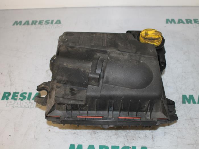 Gebrauchte Luftfiltergehäuse Renault Trafic New (FL) 2.0 dCi 16V 90 Preis € 34,99 Margenregelung angeboten von Maresia Parts