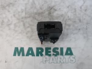 Used Computer, miscellaneous Citroen C4 Berline (LC) 2.0 HDi 16V 138 Price € 40,00 Margin scheme offered by Maresia Parts