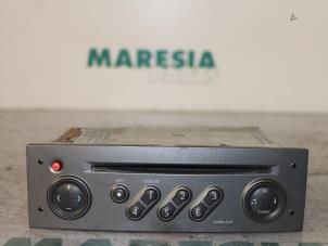 Gebrauchte Radio CD Spieler Renault Grand Scénic II (JM) 2.0 16V Preis € 45,00 Margenregelung angeboten von Maresia Parts