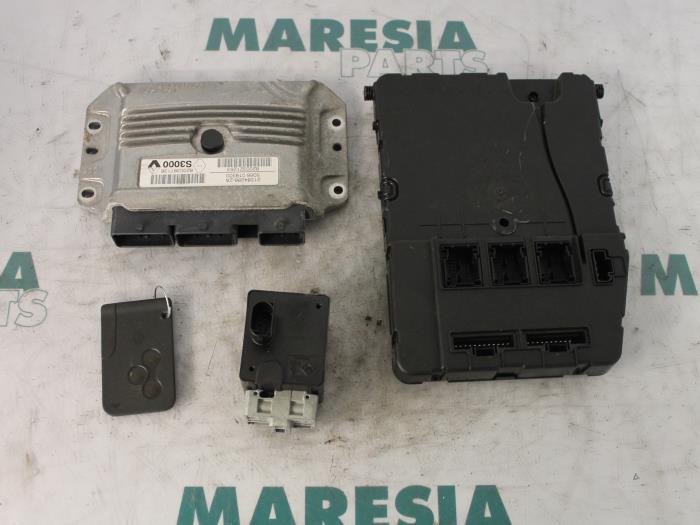 Used Engine management computer Renault Grand Scénic II (JM) 2.0 16V Price € 324,99 Margin scheme offered by Maresia Parts