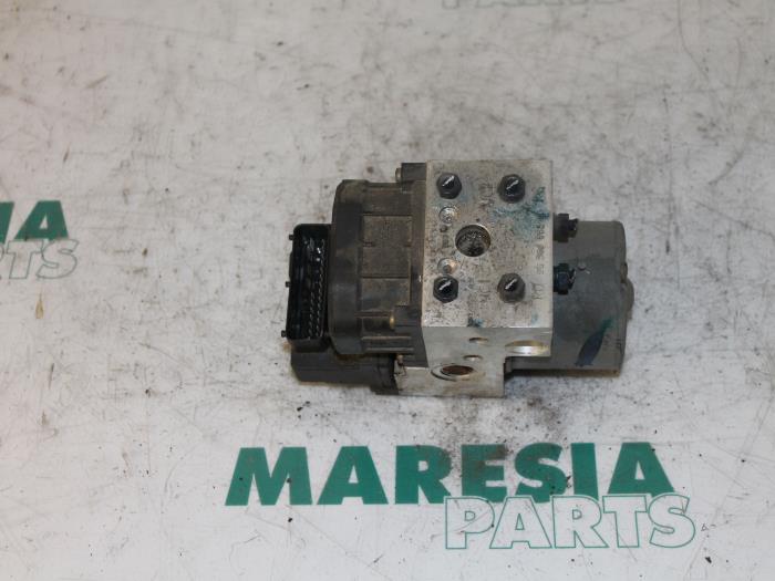 Used ABS pump Citroen Xsara Picasso (CH) 1.8 16V Price € 105,00 Margin scheme offered by Maresia Parts