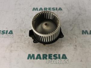 Usados Motor de ventilador de calefactor Fiat Stilo (192A/B) 1.4 16V Precio € 25,00 Norma de margen ofrecido por Maresia Parts
