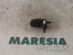 Used Windscreen washer pump Fiat Stilo (192A/B) 1.4 16V Price € 15,00 Margin scheme offered by Maresia Parts