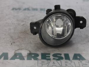 Used Fog light, front right Renault Clio II (BB/CB) 1.6 16V Price € 15,00 Margin scheme offered by Maresia Parts
