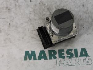 Usagé Pompe ABS Renault Grand Scénic II (JM) 1.5 dCi 100 Prix € 75,00 Règlement à la marge proposé par Maresia Parts