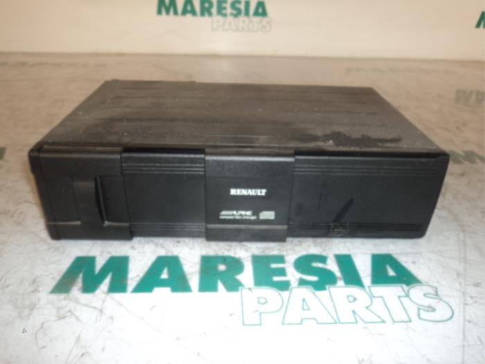Gebrauchte CD Wechsler Renault Grand Scénic II (JM) 1.5 dCi 100 Preis € 45,00 Margenregelung angeboten von Maresia Parts