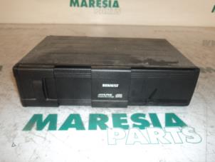 Used CD changer Renault Grand Scénic II (JM) 1.5 dCi 100 Price € 45,00 Margin scheme offered by Maresia Parts