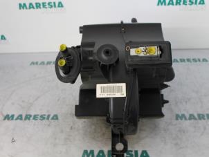 Used Heater housing Peugeot 307 Break (3E) 1.6 HDiF 110 16V Price € 157,50 Margin scheme offered by Maresia Parts