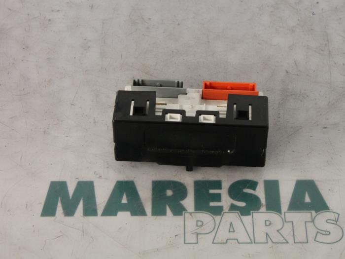 Begagnade Innerdisplay Renault Kangoo Express (FC) 1.5 dCi 60 Pris € 18,15 Inklusive moms erbjuds av Maresia Parts