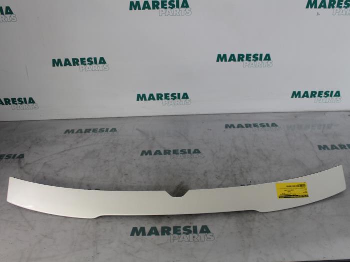 Używane Spojler Fiat Stilo (192A/B) Cena € 50,00 Procedura marży oferowane przez Maresia Parts