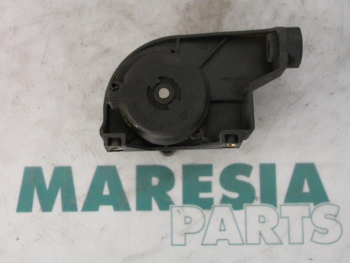 Begagnade Gaspedalsensor Citroen C8 (EA/EB) 2.0 HDiF 16V Pris € 35,00 Marginaltabell erbjuds av Maresia Parts