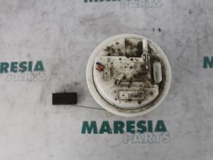 Usados Bomba eléctrica de combustible Peugeot 307 CC (3B) 2.0 16V Precio € 35,00 Norma de margen ofrecido por Maresia Parts