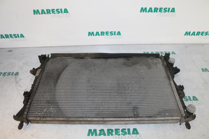 Usagé Radiateur Renault Espace (JK) 2.2 dCi 150 16V Grand Espace Prix € 25,00 Règlement à la marge proposé par Maresia Parts